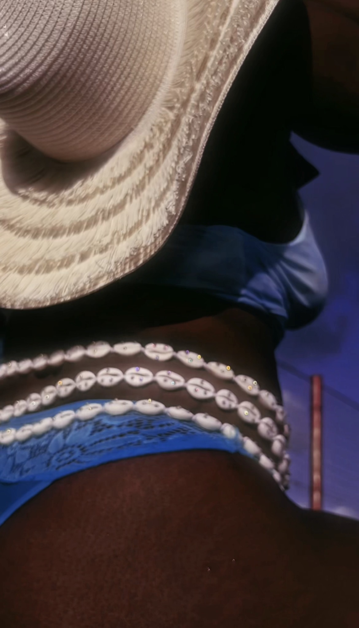 cowrie shell waistbeads